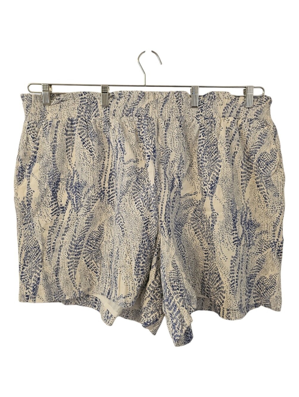 White and Blue Penningtons Women's Printed Pull-On Crinkle Shorts